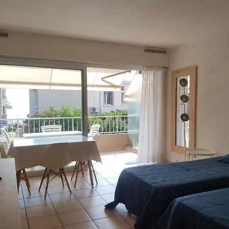 شقة Clim. Proche Plage, Commerces & Gare Avec Wifi, Parking En Option - Fr-1-466a-15 *