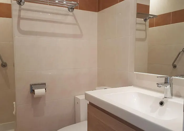 Clim. Proche Plage, Commerces & Gare Avec Wifi, Parking En Option - Fr-1-466a-15 *